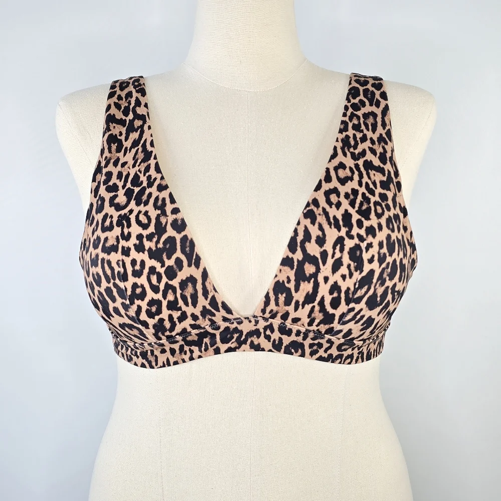 Victoria’s Secret Leopard Triangle Bikini Top Stretchy Swim Top Size M NWOT